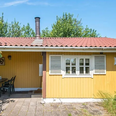 4 Person In Semesterbostad