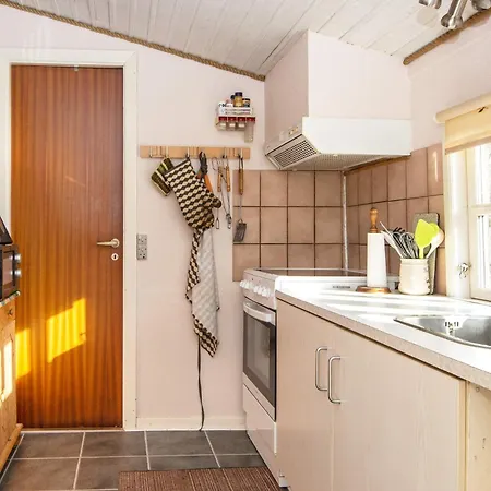 4 Person In Semesterbostad